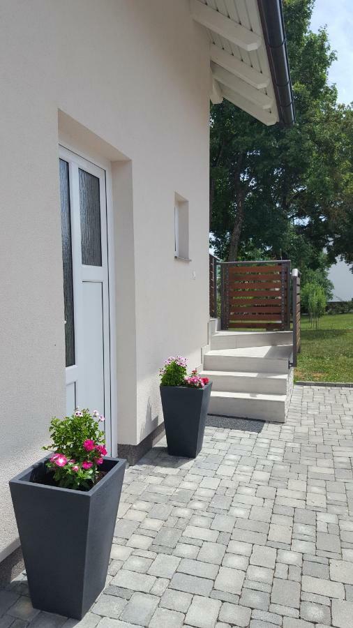 Apartment Kalimero Otočac Exterior foto